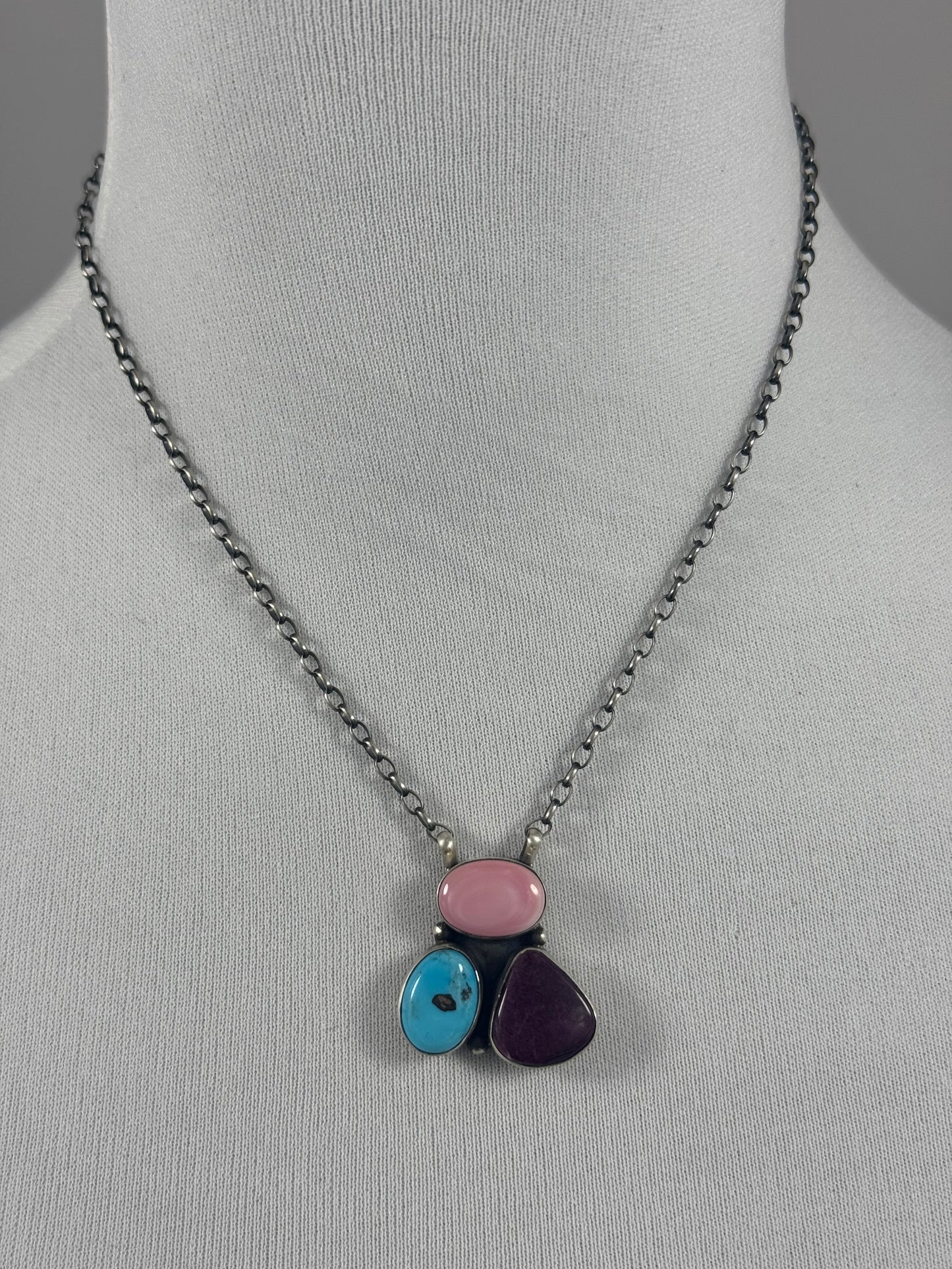 Multi Color Fixed Pendant Neckalce