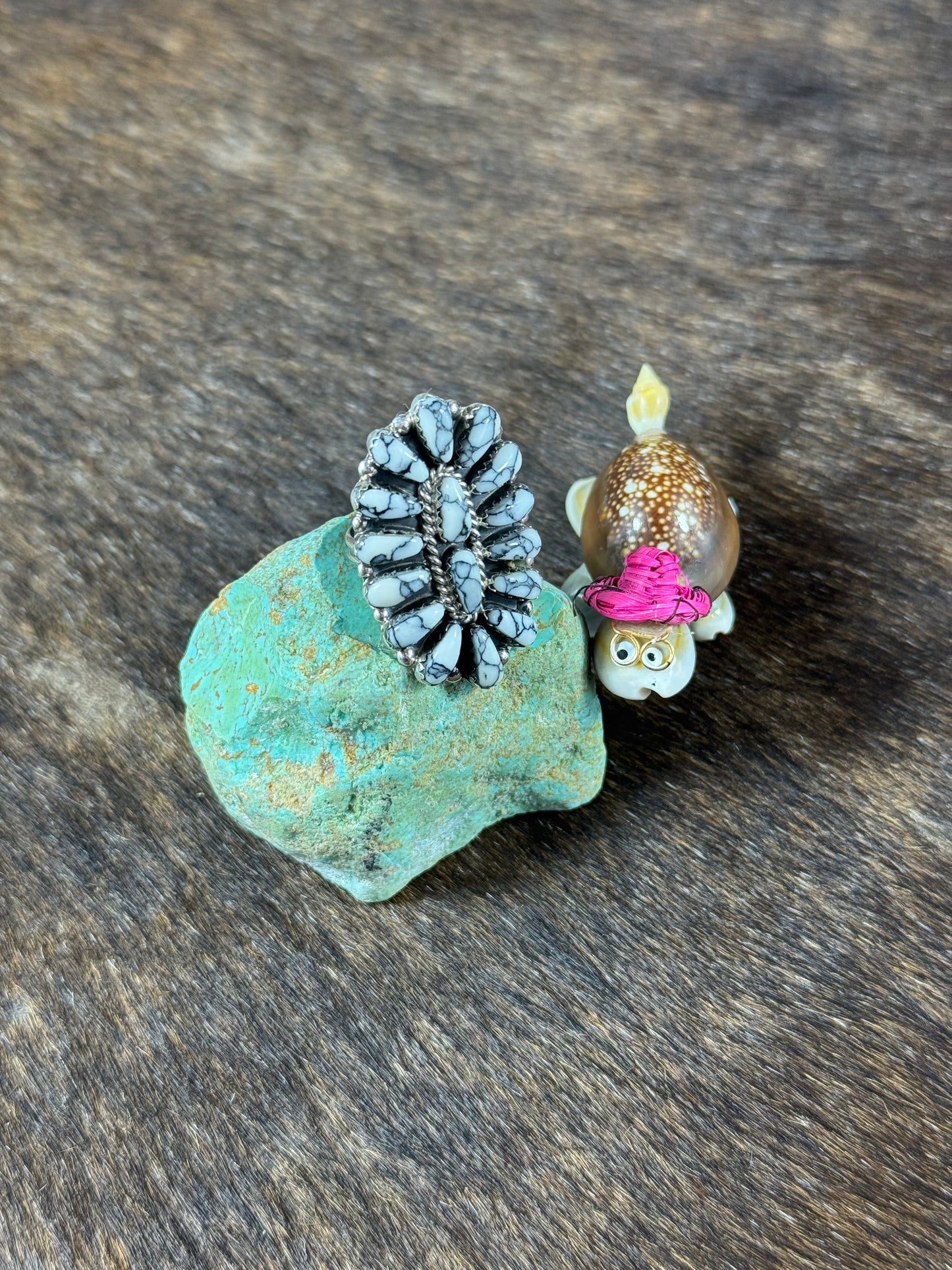 Magnesite Cluster Ring