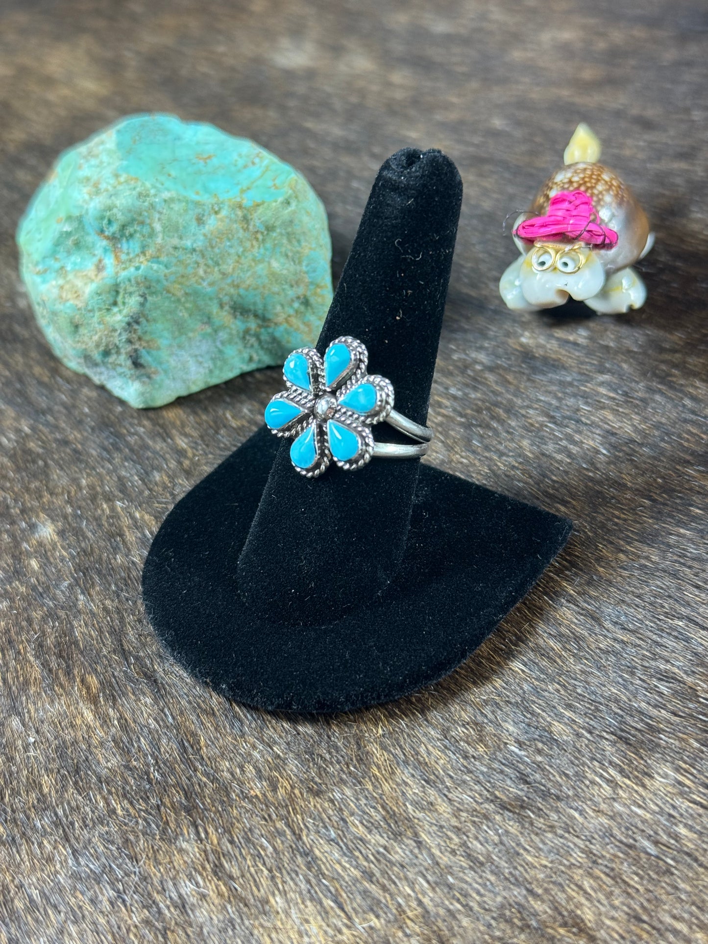 Kingman Flower ring