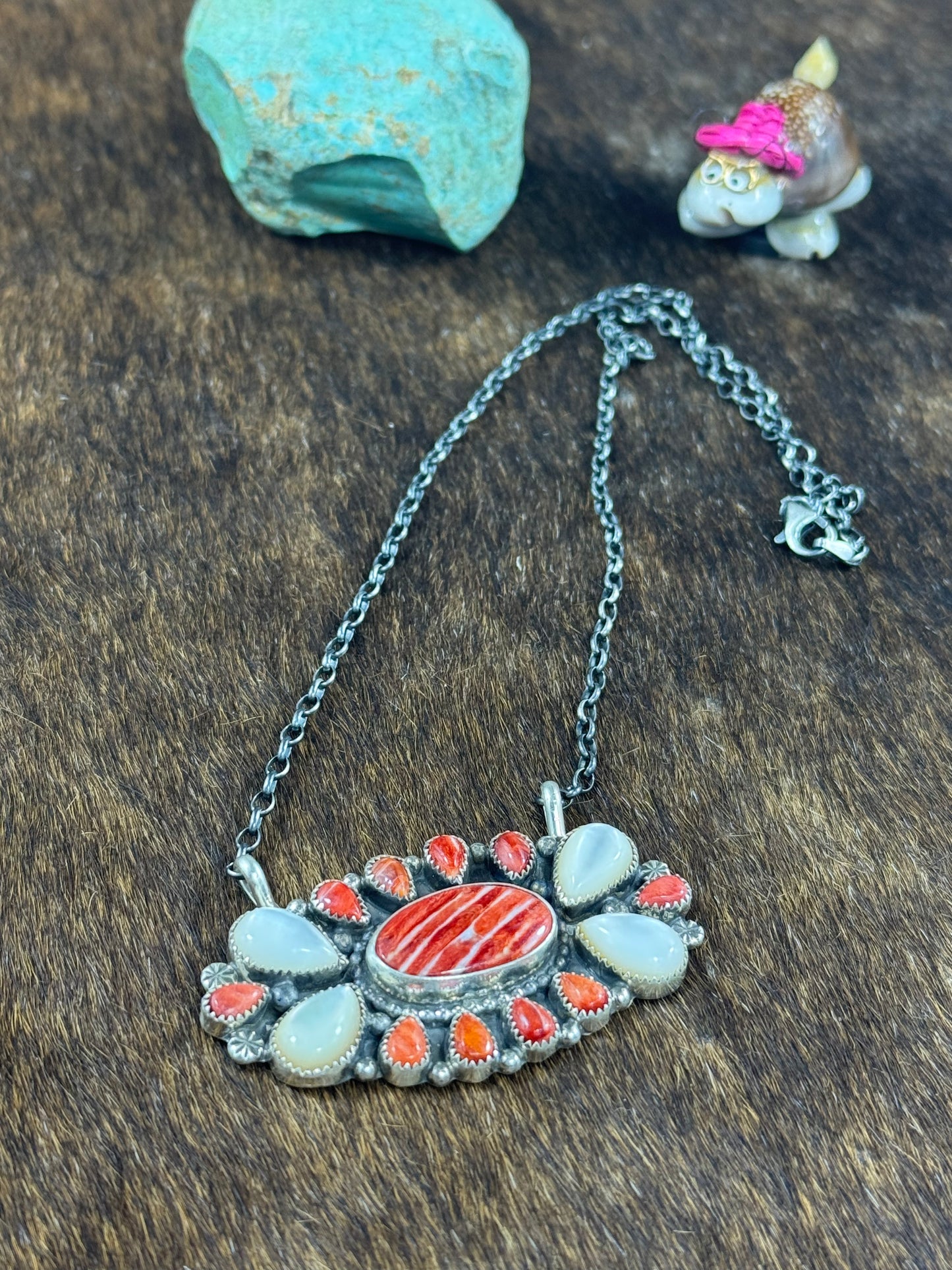Spiny and Mother of Pearl Fixed Pendant Necklace