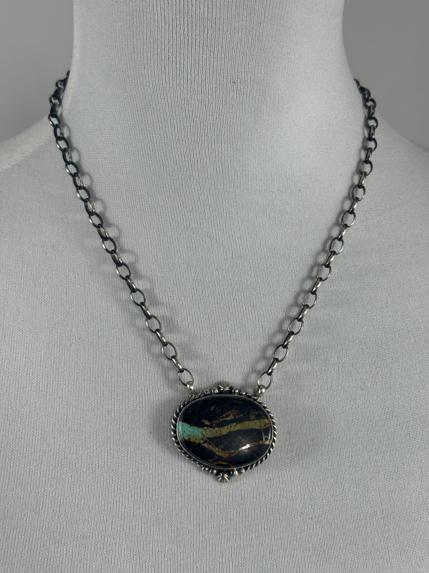 Black Jack Circle Fixed Pendant Necklace
