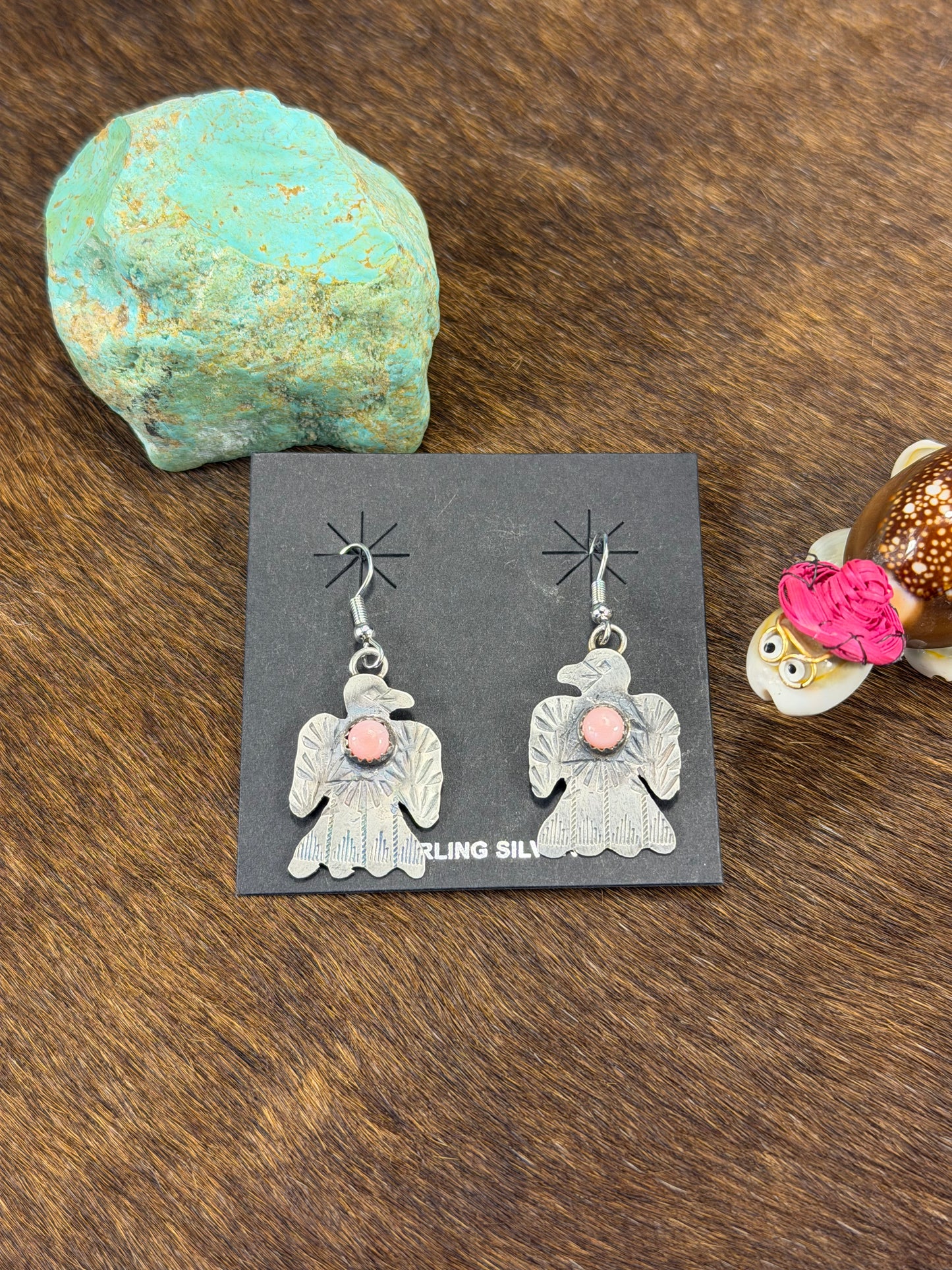 Single Stone Thunder Bird Pink Conch Earring
