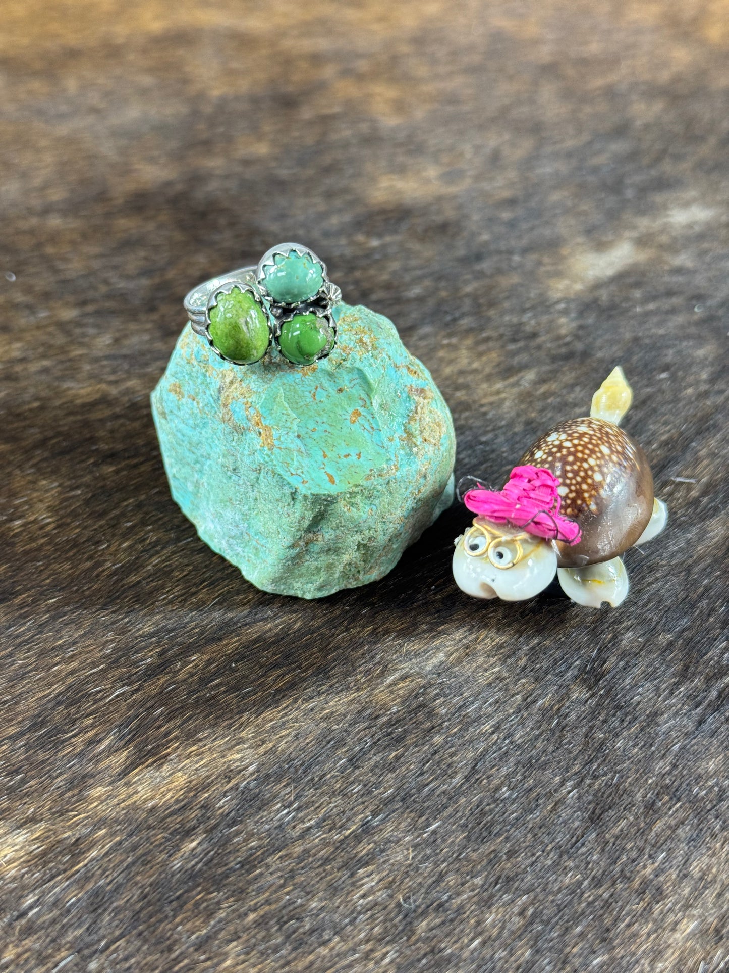 Three Stone Compitos Ring