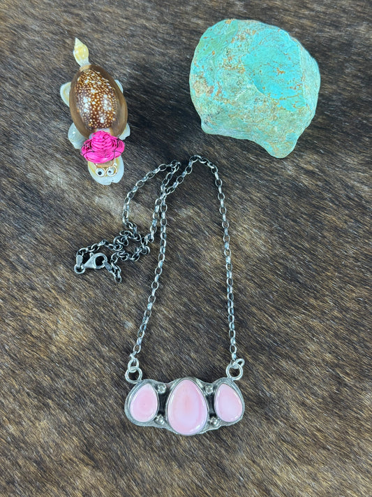 Pink Conch 3 Stone Necklace