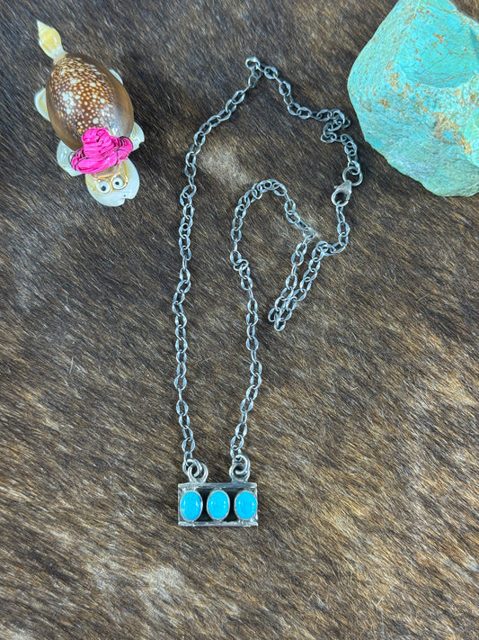 3 Stone 17" Turquoise Fixed Pendent Necklace (Blue)