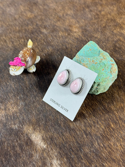Pink Conch Stud Earrings