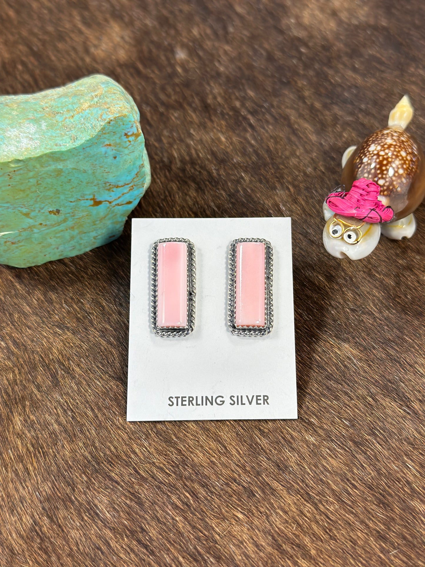 Pink Conch Bar Earrings