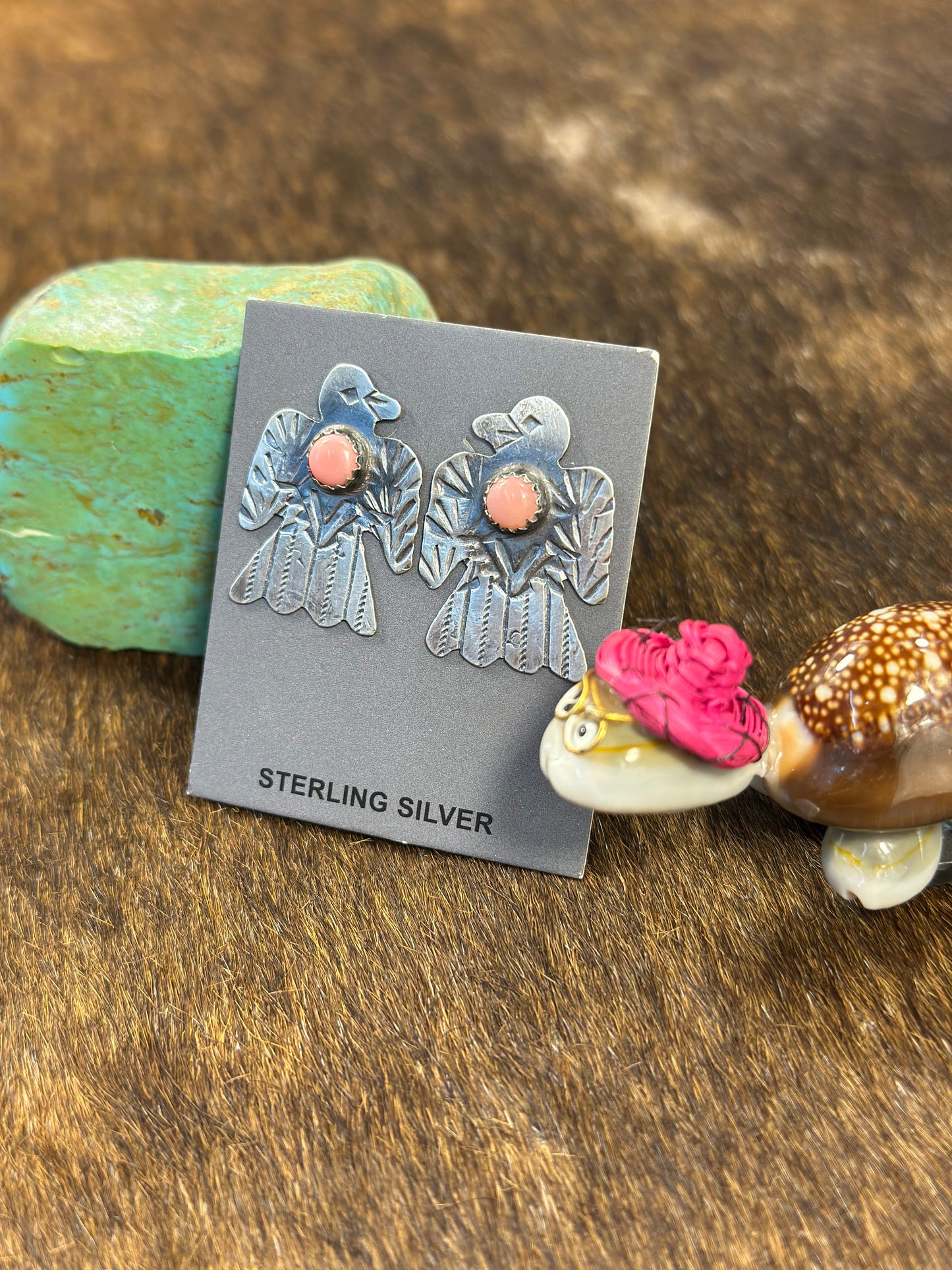 Single Stone Thunder Bird Pink Conch Earring