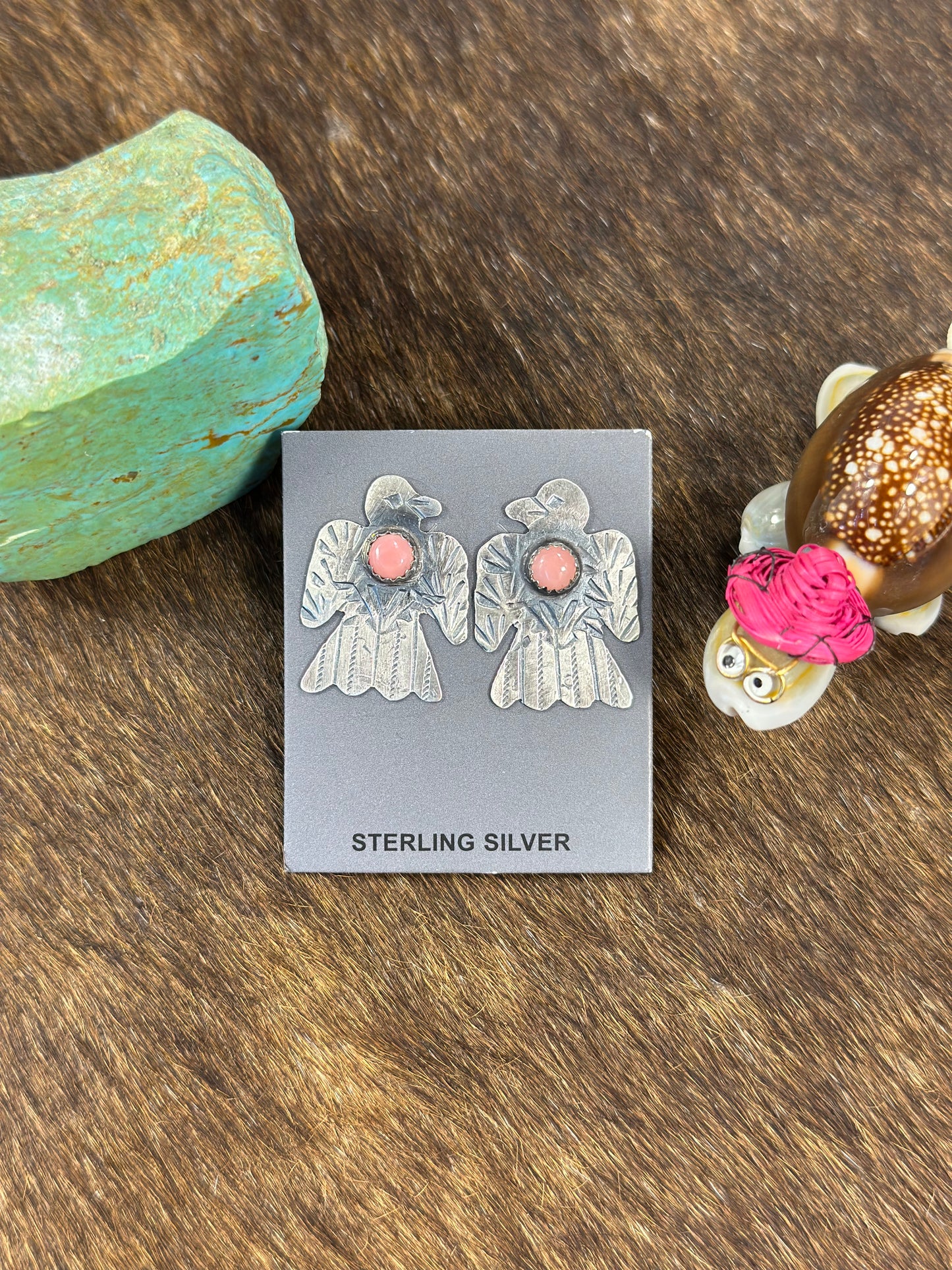 Single Stone Thunder Bird Pink Conch Earring