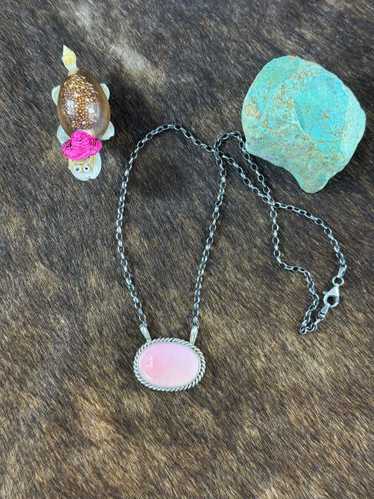 Pink Conch Oval Fixed Pendant Necklace