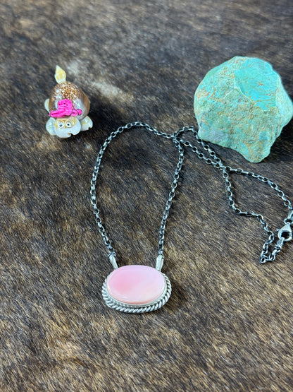 Pink Conch Oval Fixed Pendant Necklace