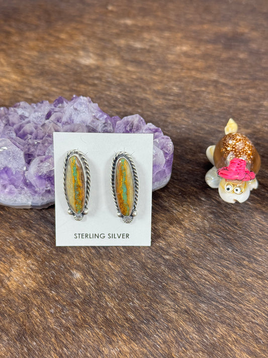 Royston Ribbon Stud Earring