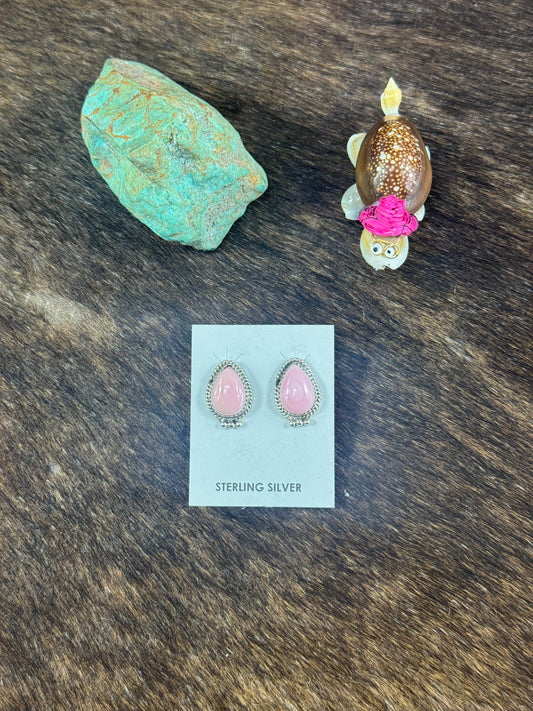 Pink Conch Teardrop Earring
