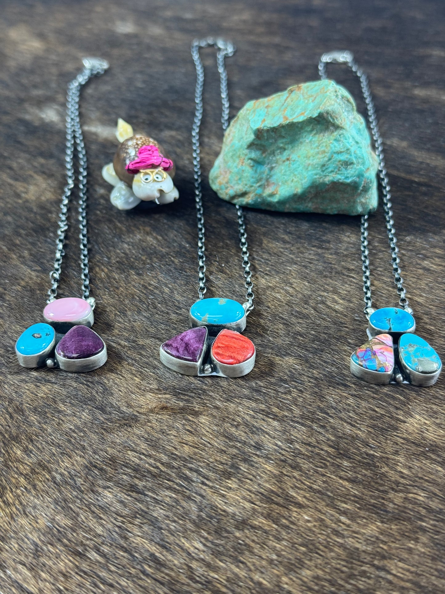 Multi Color Fixed Pendant Neckalce