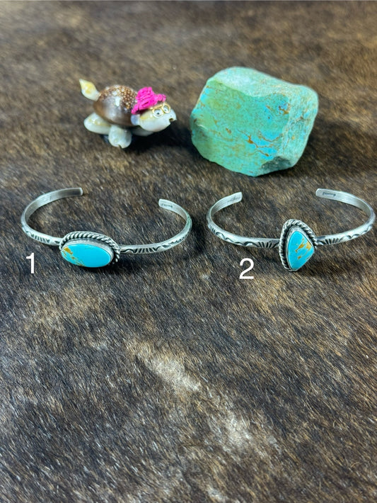 Kingman Turquoise Single Stone Stamp Bracelet