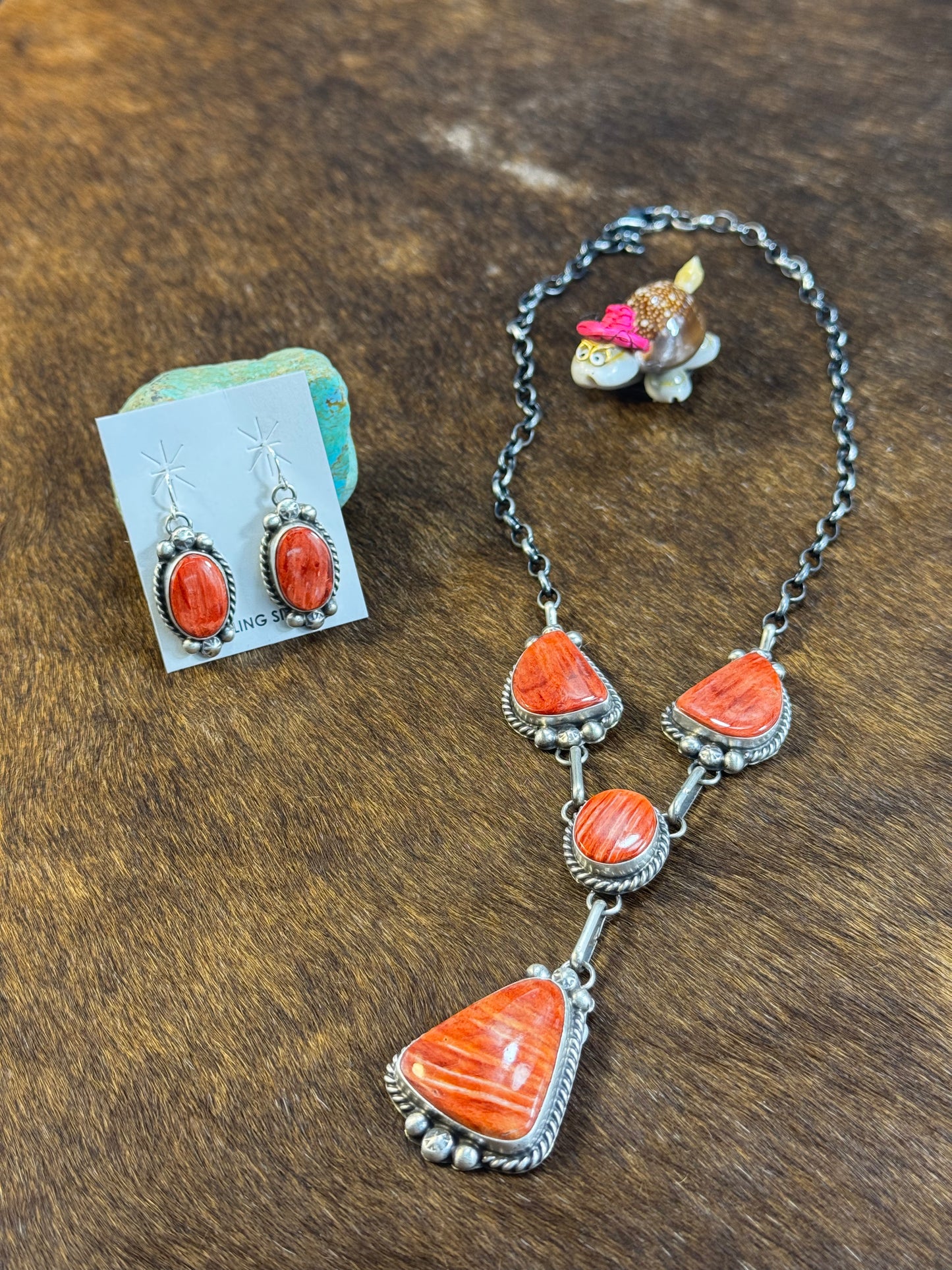 Spiny Oyster Lariat Necklace & Earring Set