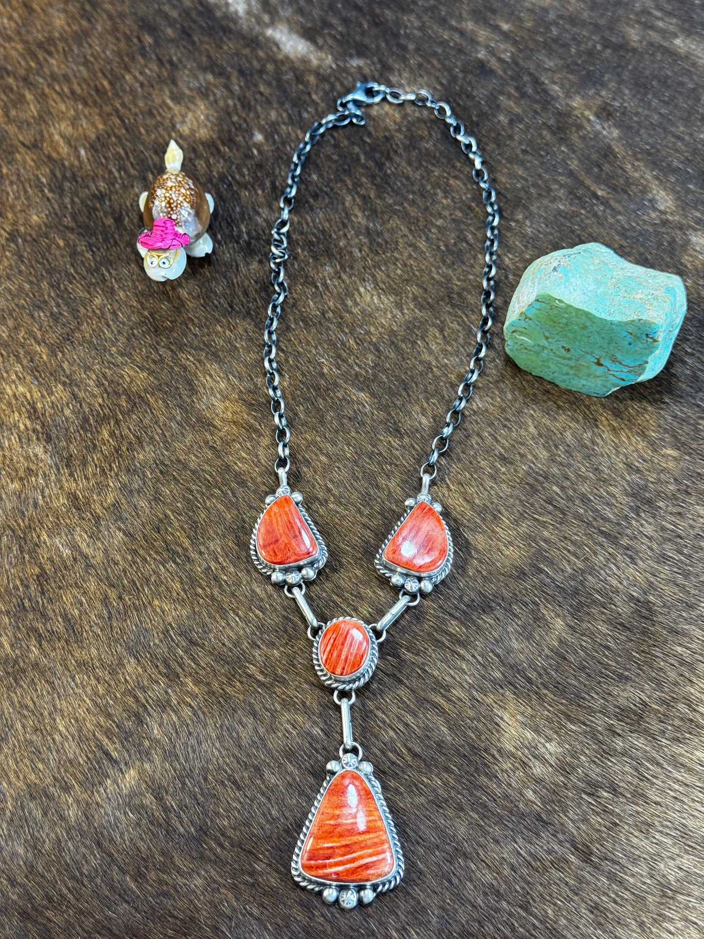 Spiny Oyster Lariat Necklace & Earring Set