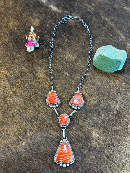 Spiny Oyster Lariat Necklace & Earring Set