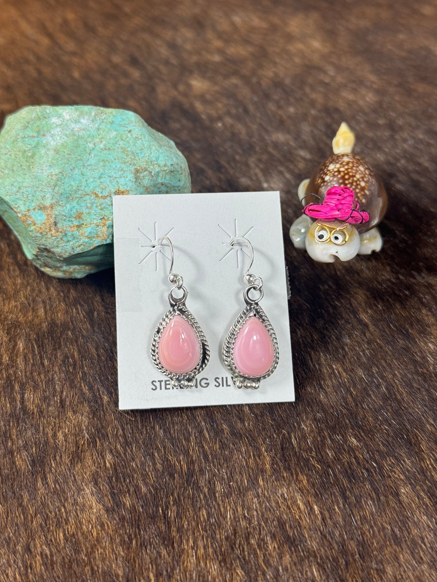 Pink Conch Simple Earring