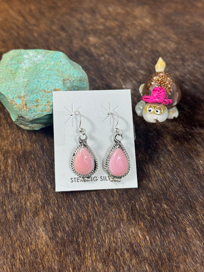 Pink Conch Simple Earring