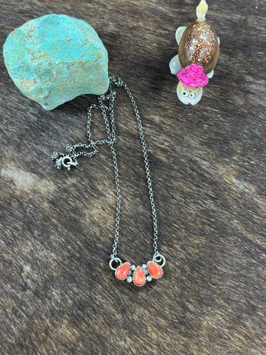 Red Spiny 3 Stone Necklace