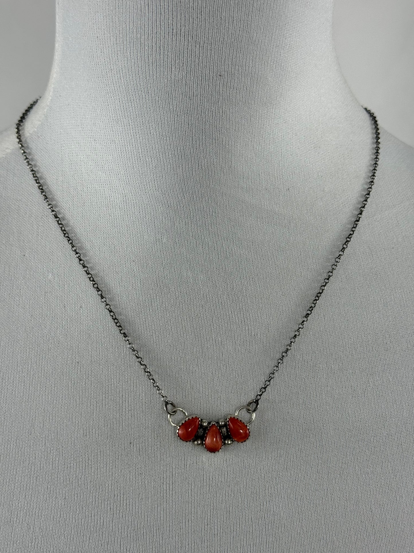 Red Spiny 3 Stone Necklace