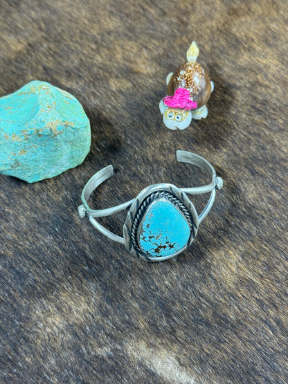 #8 Teardrop Bracelet