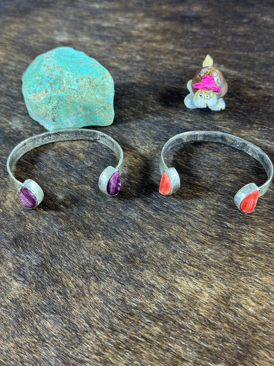 Upside down cuff