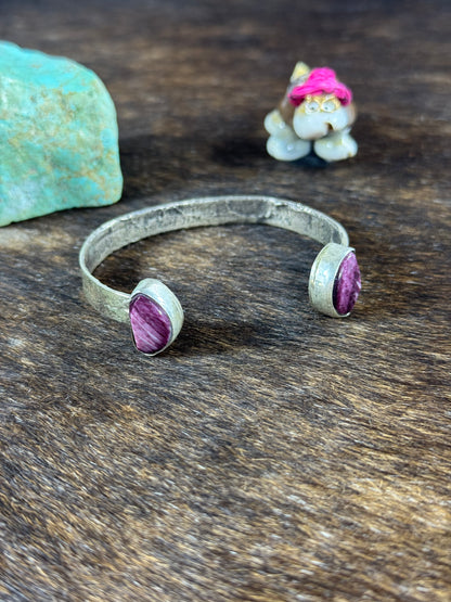 Upside down cuff