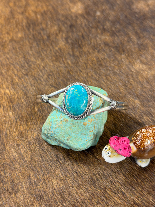 Single Stone #8 Cuff