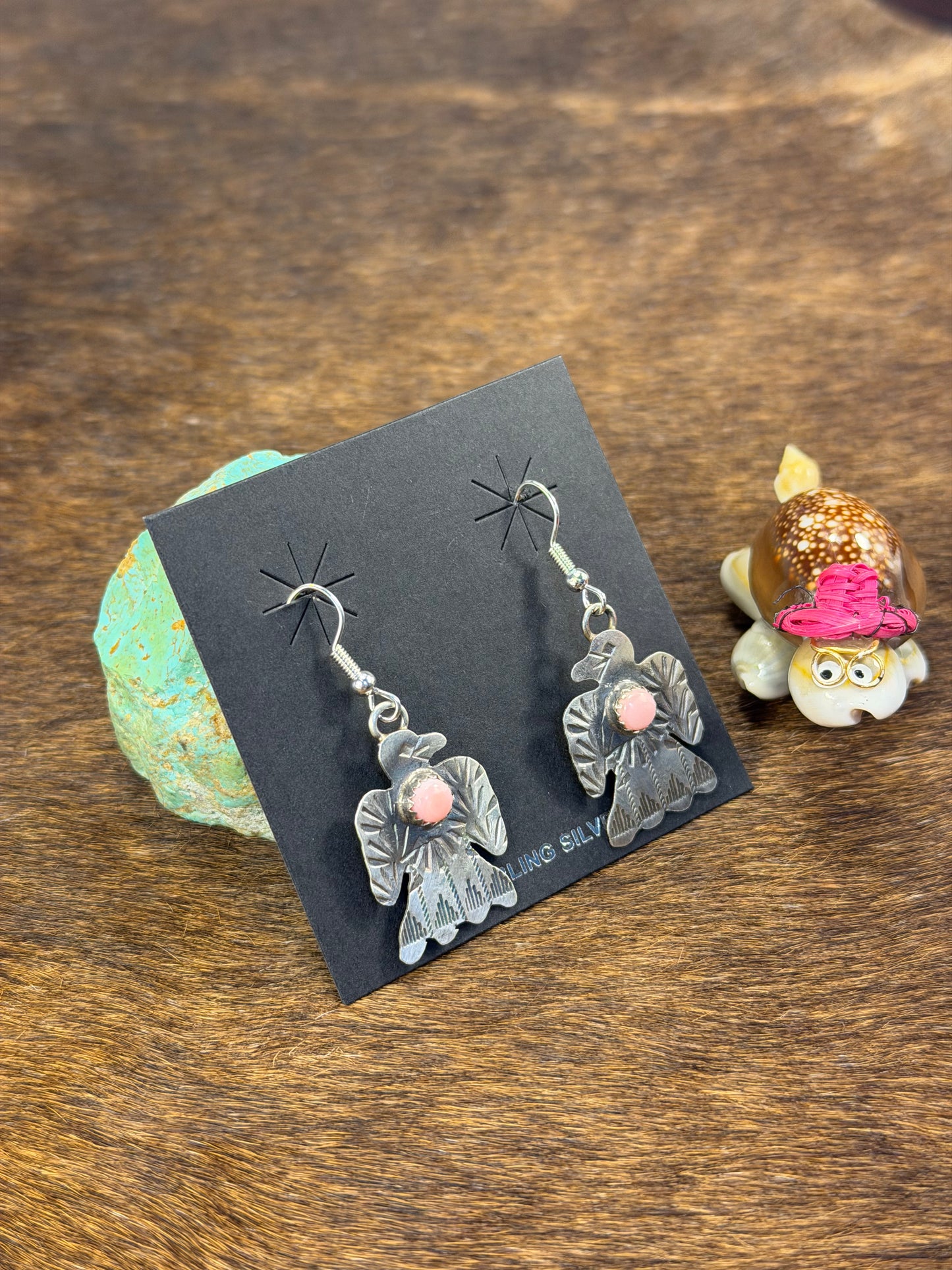 Single Stone Thunder Bird Pink Conch Earring