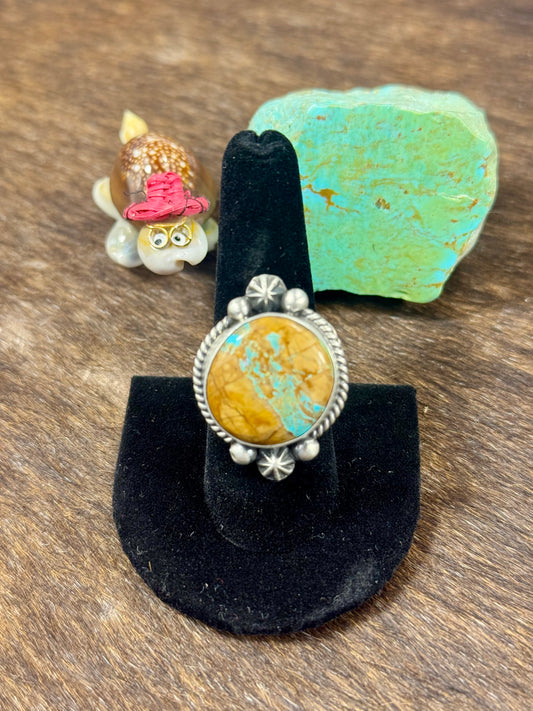 Royston Ribbon Ring
