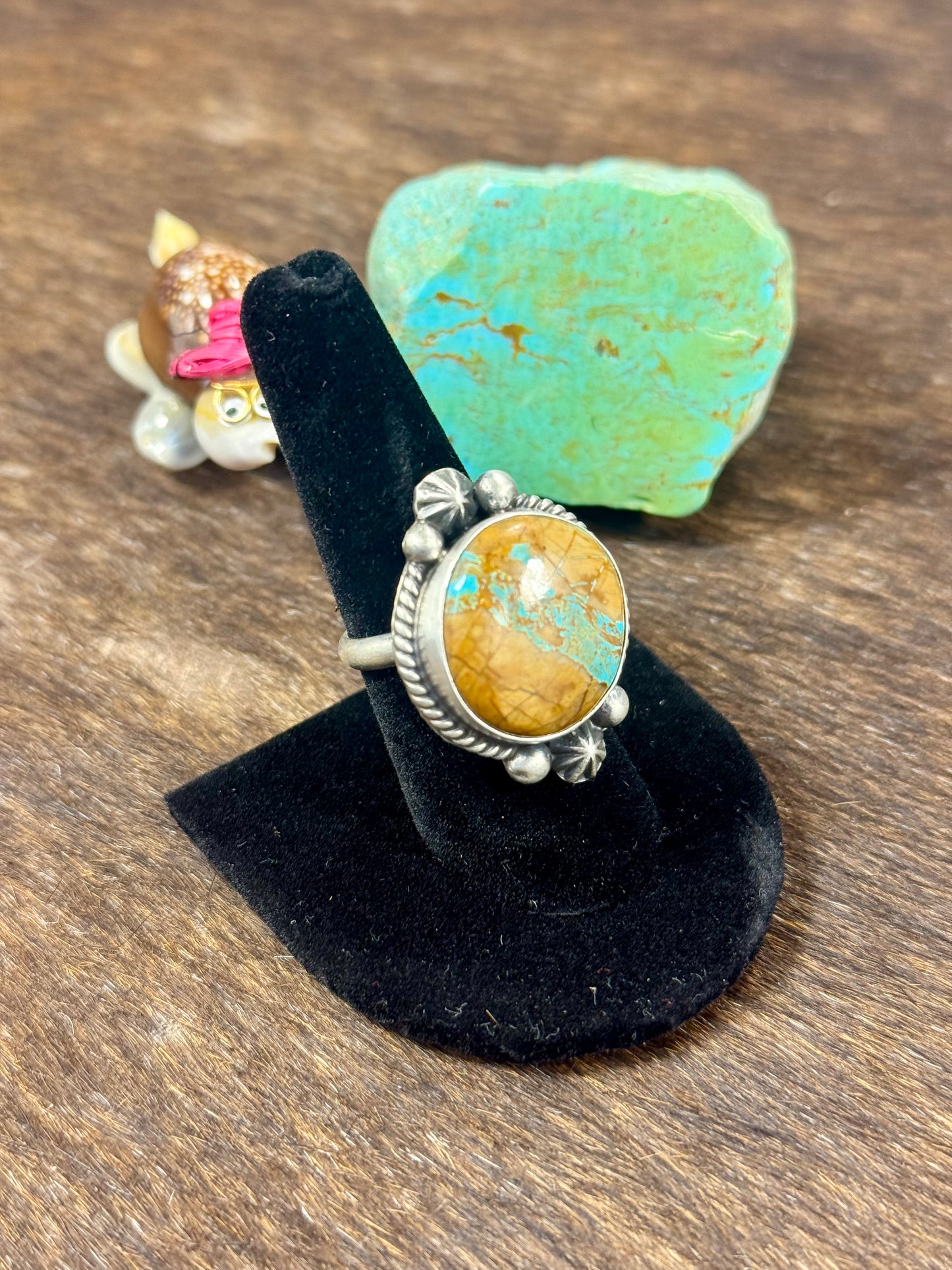 Royston Ribbon Ring