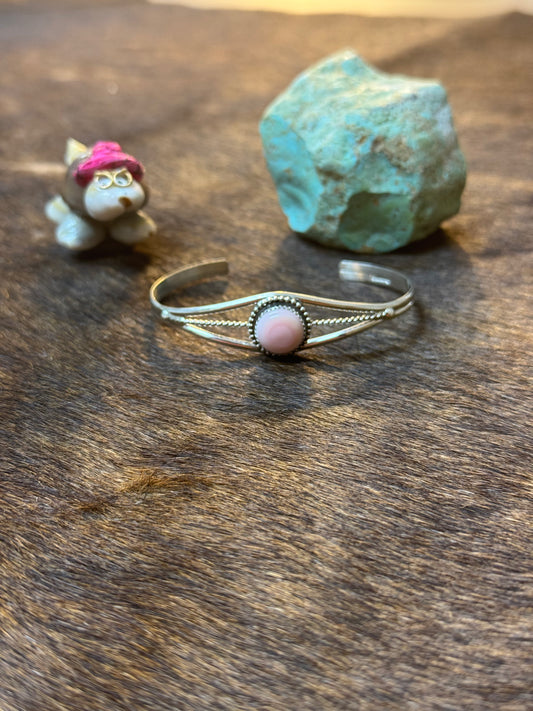 Pink Conch Circle Bracelet