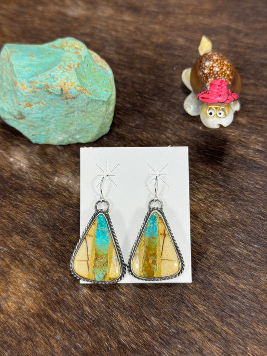 Royston Ribbon Triangle Earring