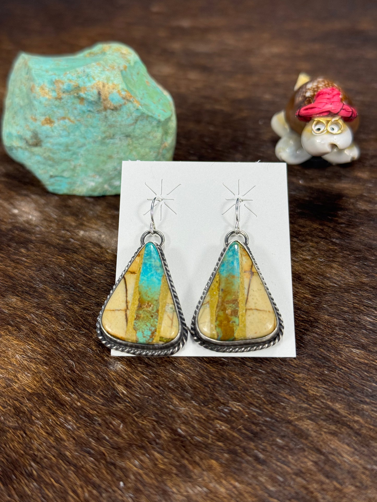 Royston Ribbon Triangle Earring