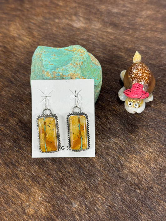 Royston Ribbon Rectangle Earring