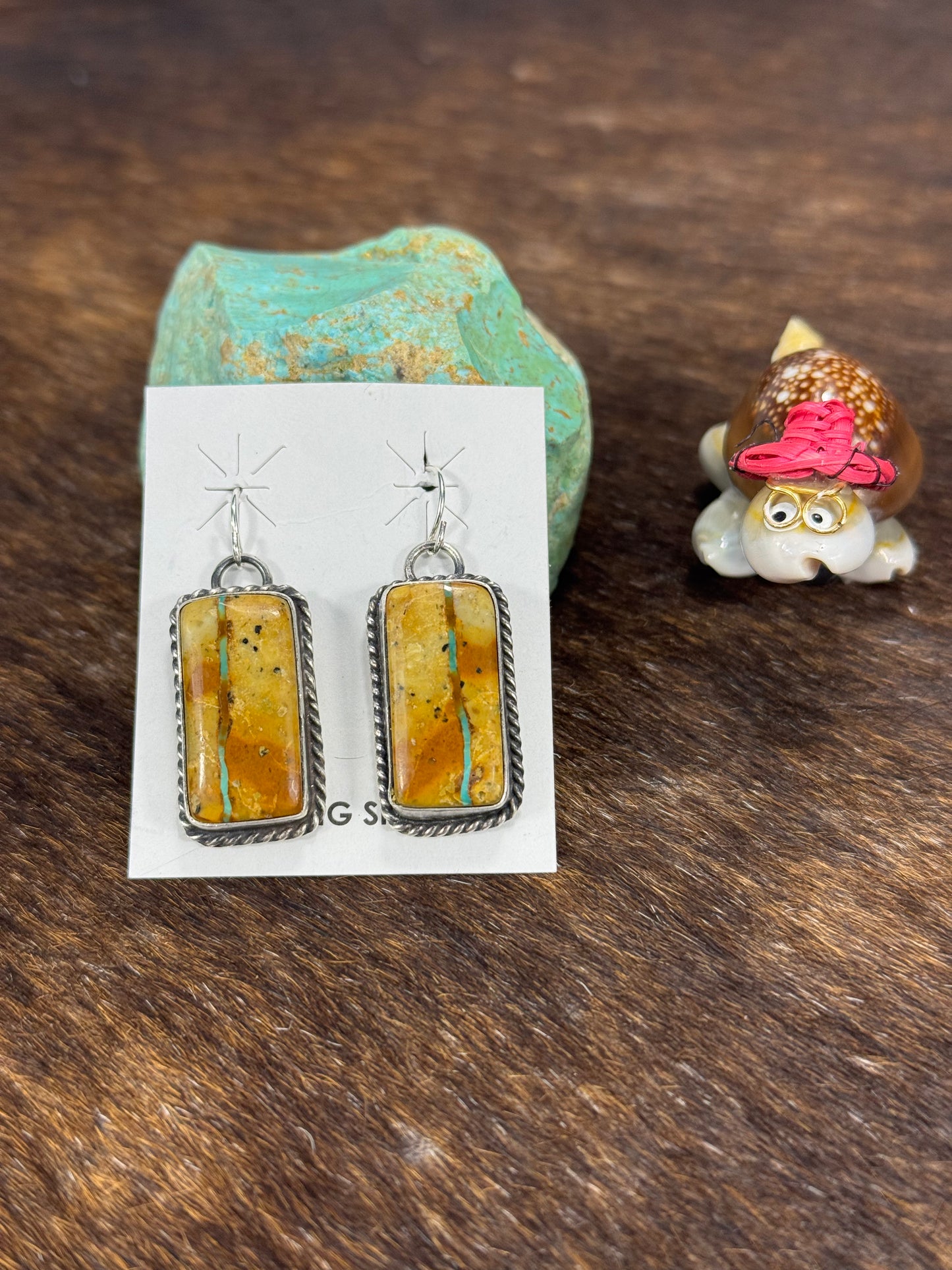 Royston Ribbon Rectangle Earring